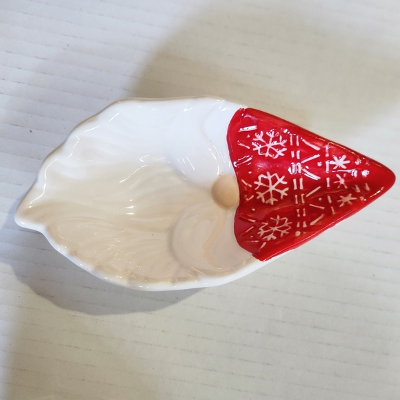 Christmas Gnome Measuring Cups Set of 4 Holiday Kitchen Decor Ceramic Baking Set - Picture 9 of 11